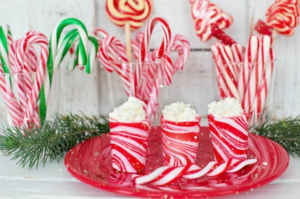 Using Food Too Decorate At Christmas