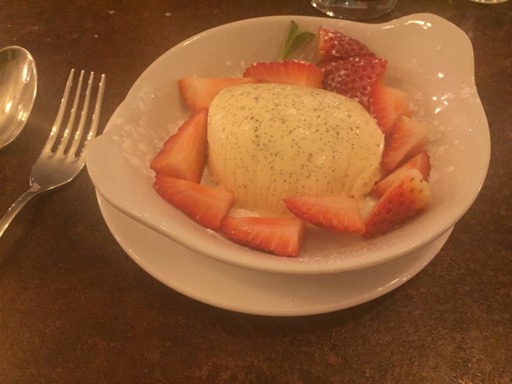 The Marco Pierre White Steakhouse at the Mecure Hotel Bridgwater has now been open for almost a year and this weekend we finally got around to trying it